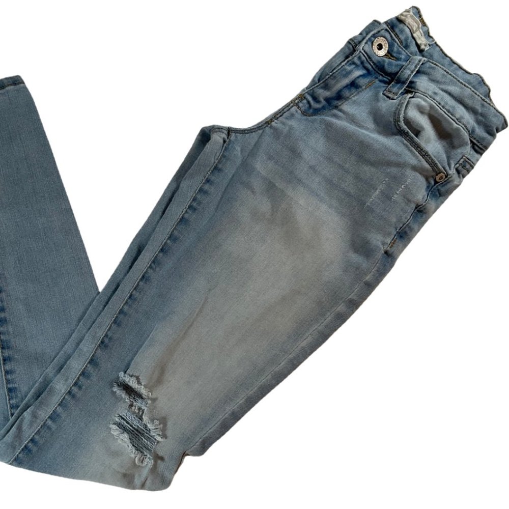 Ladies Size 0 - Light Wash Pre-Distressed Skinny Jeans